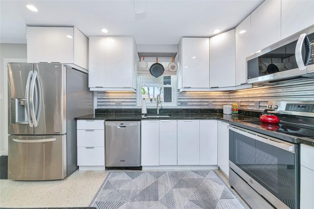 2639 BOUGAINVILLEA STREET, Sarasota, FL 34239