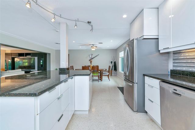 2639 BOUGAINVILLEA STREET, Sarasota, FL 34239