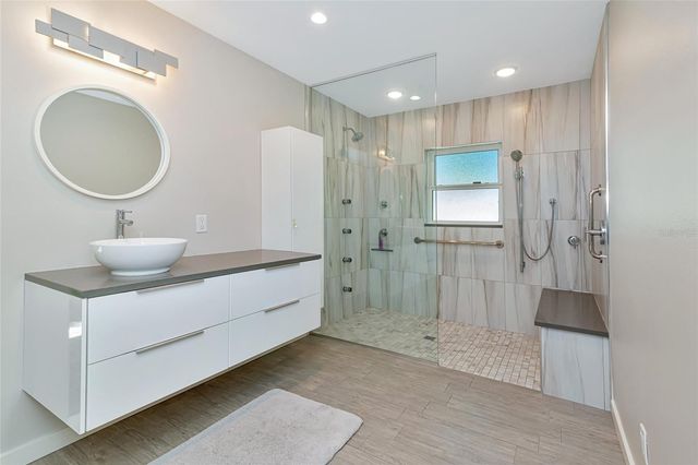 2639 BOUGAINVILLEA STREET, Sarasota, FL 34239