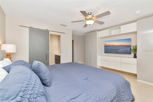 2639 BOUGAINVILLEA STREET, Sarasota, FL 34239