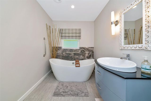 2639 BOUGAINVILLEA STREET, Sarasota, FL 34239