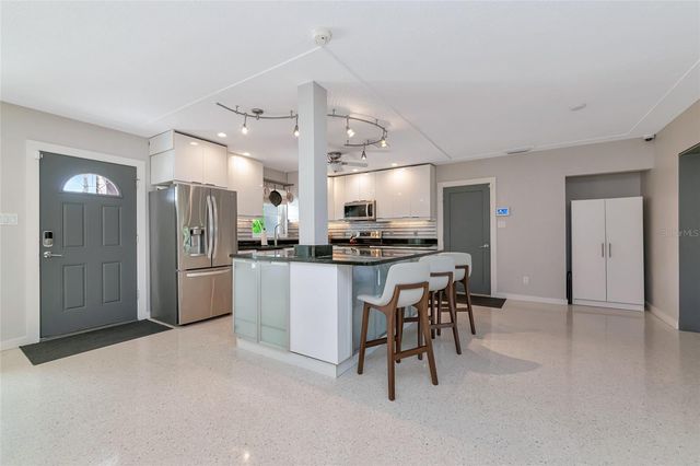 2639 BOUGAINVILLEA STREET, Sarasota, FL 34239