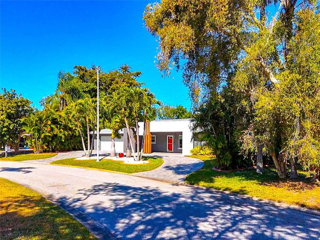 2639 BOUGAINVILLEA STREET, Sarasota, FL 34239