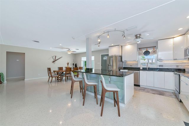 2639 BOUGAINVILLEA STREET, Sarasota, FL 34239