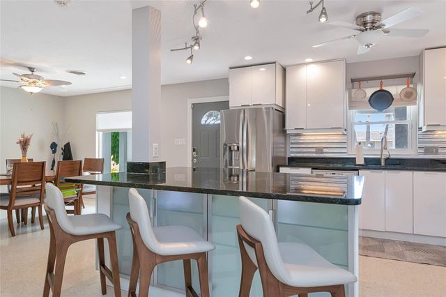 2639 BOUGAINVILLEA STREET, Sarasota, FL 34239