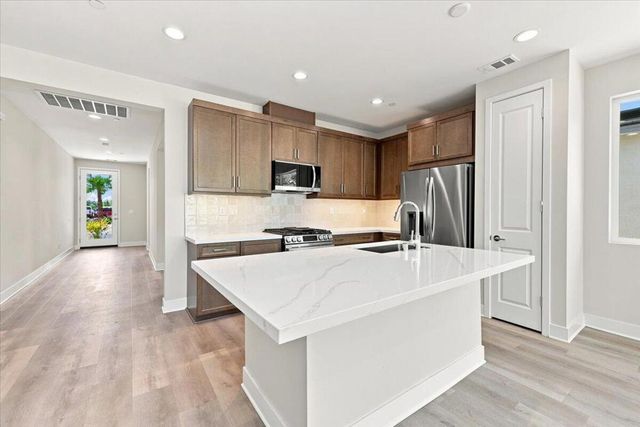 69674 Calle La Costa, Cathedral City, CA 92234