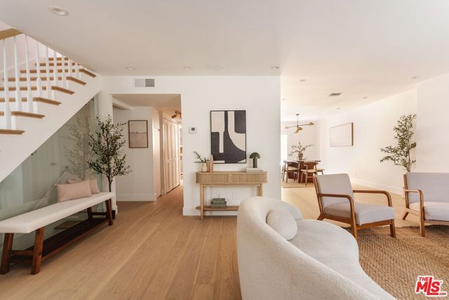 1337 Centinela Avenue 2, Santa Monica, CA 90404