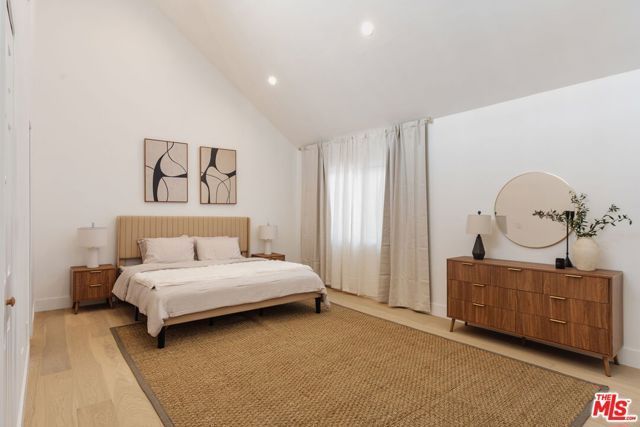 1337 Centinela Avenue 2, Santa Monica, CA 90404