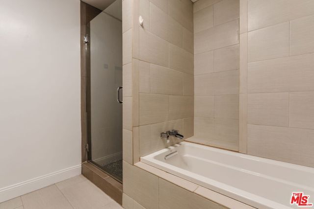 1337 Centinela Avenue 2, Santa Monica, CA 90404