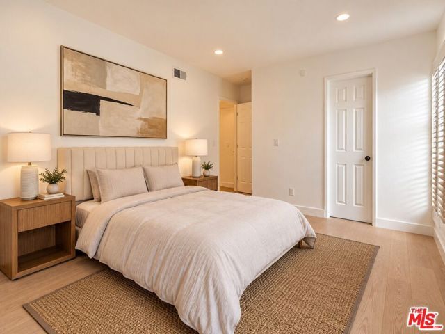 1337 Centinela Avenue 2, Santa Monica, CA 90404