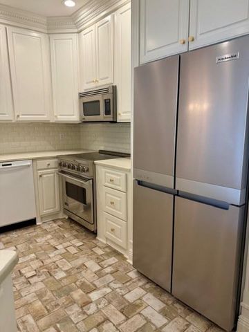 417 VERSAILLES Boulevard 417, Alexandria, LA 71303