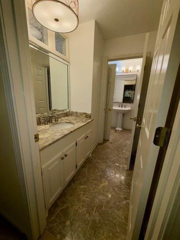 417 VERSAILLES Boulevard 417, Alexandria, LA 71303