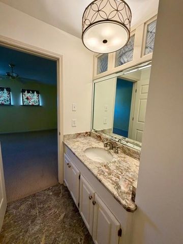 417 VERSAILLES Boulevard 417, Alexandria, LA 71303