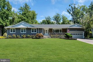 13 JEFFREY LN, East Windsor, NJ 08520
