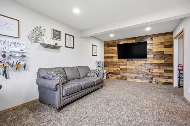 1859 13th Street E, West Fargo, ND 58078