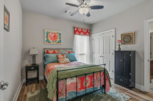 8685 Sandpiper Street, Denham Springs, LA 70706