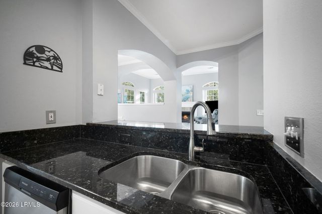 4 Indigo Run Dr Apt 1320, Hilton Head Island, SC 29926