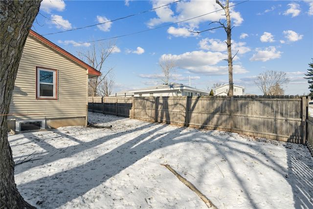 105 4th Street SW, Swisher, IA 52338
