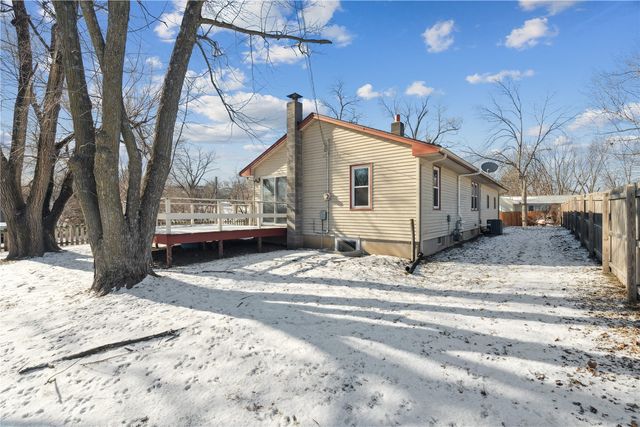 105 4th Street SW, Swisher, IA 52338