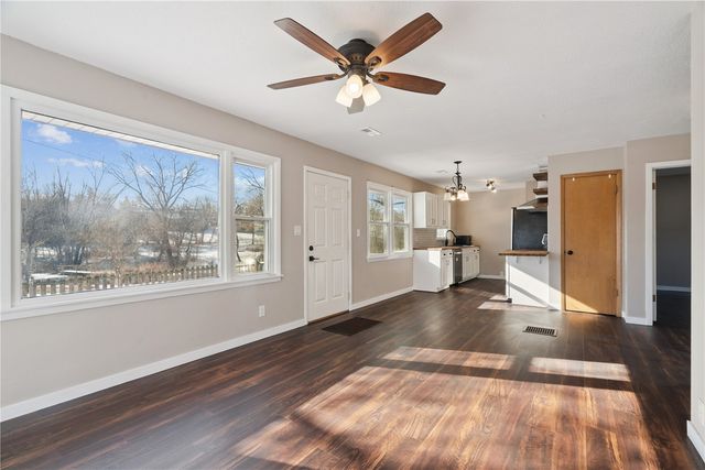 105 4th Street SW, Swisher, IA 52338