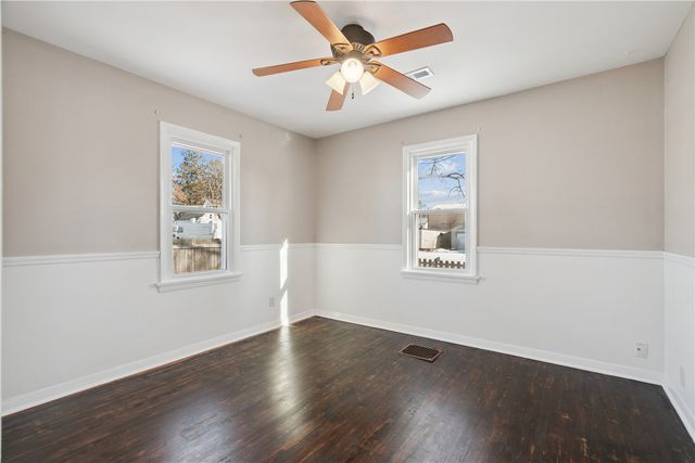 105 4th Street SW, Swisher, IA 52338