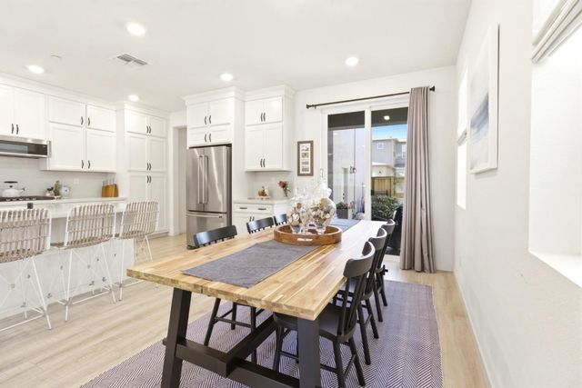 2861 Honey Opal Ave, Sacramento, CA 95833