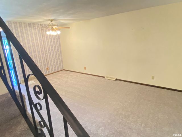 900 S Durkin Dr Unit 12, Springfield, IL 62704