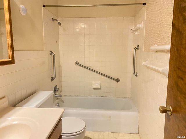 900 S Durkin Dr Unit 12, Springfield, IL 62704