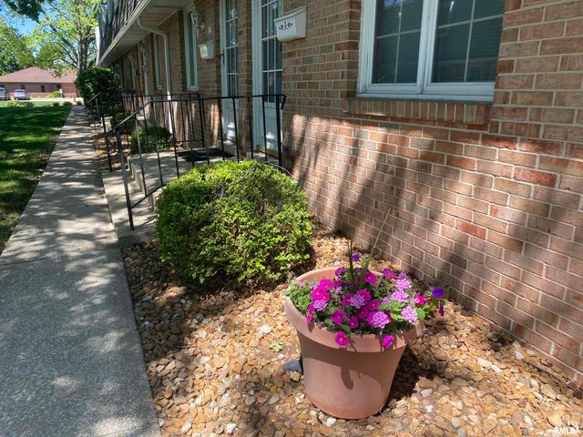 900 S Durkin Dr Unit 12, Springfield, IL 62704