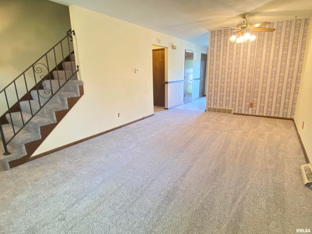 900 S Durkin Dr Unit 12, Springfield, IL 62704