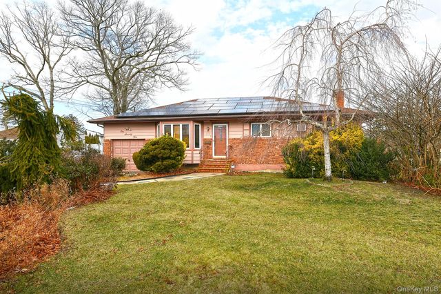 175 Woods Road, North Babylon, NY 11703