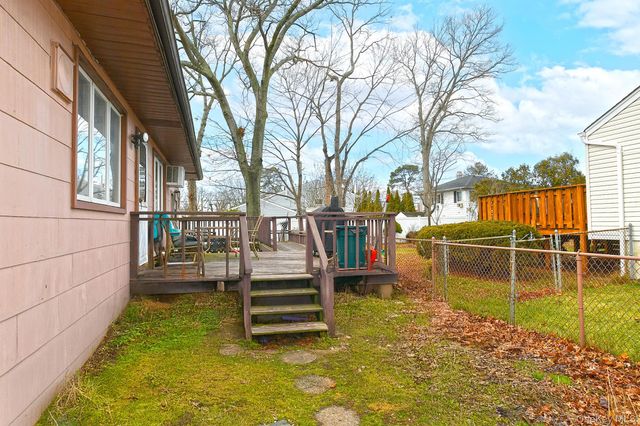 175 Woods Road, North Babylon, NY 11703