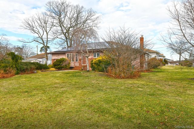 175 Woods Road, North Babylon, NY 11703