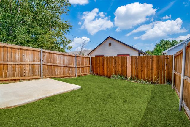 614 E College Street, Sherman, TX 75090