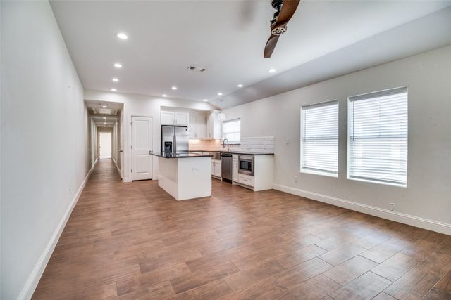 614 E College Street, Sherman, TX 75090