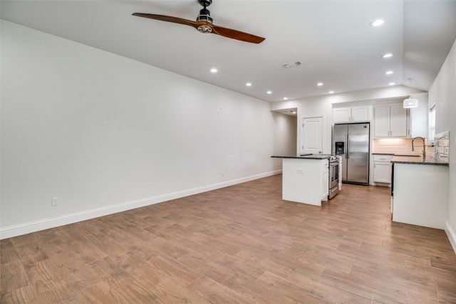 614 E College Street, Sherman, TX 75090