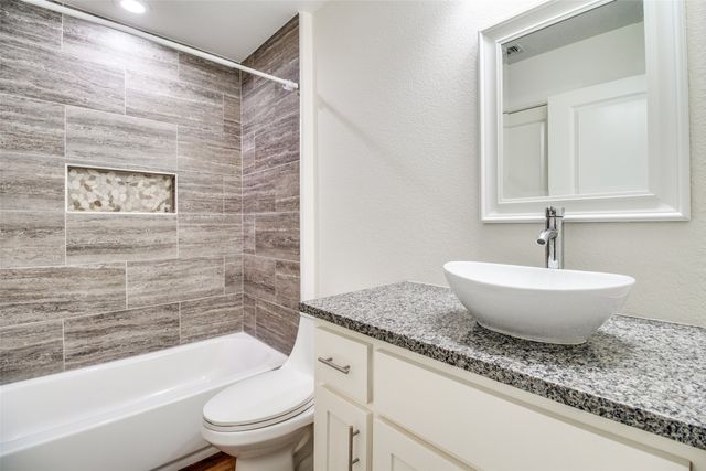 614 E College Street, Sherman, TX 75090