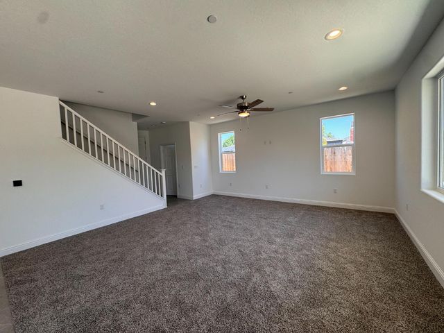 412 W Escalon, Clovis, CA 93612
