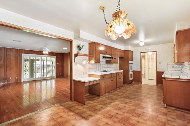 1230 Jacob Ln, Carmichael, CA 95608