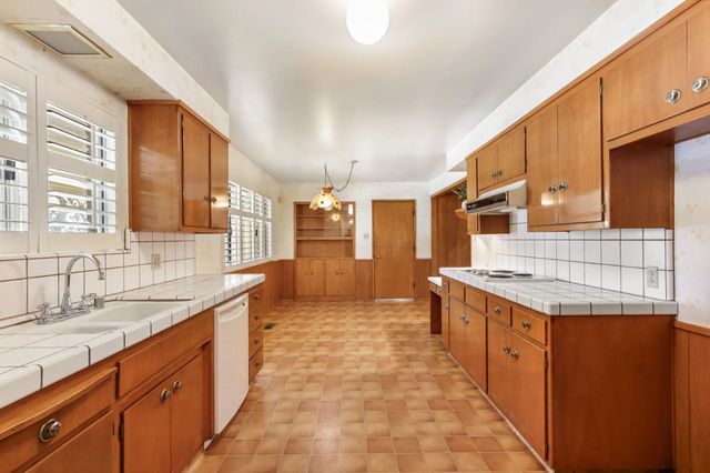 1230 Jacob Ln, Carmichael, CA 95608