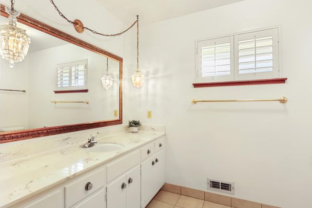 1230 Jacob Ln, Carmichael, CA 95608