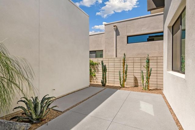 423 Fountain Drive, Palm Springs, CA 92262