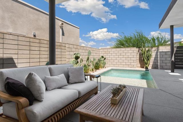 423 Fountain Drive, Palm Springs, CA 92262