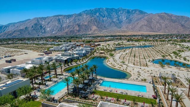 423 Fountain Drive, Palm Springs, CA 92262