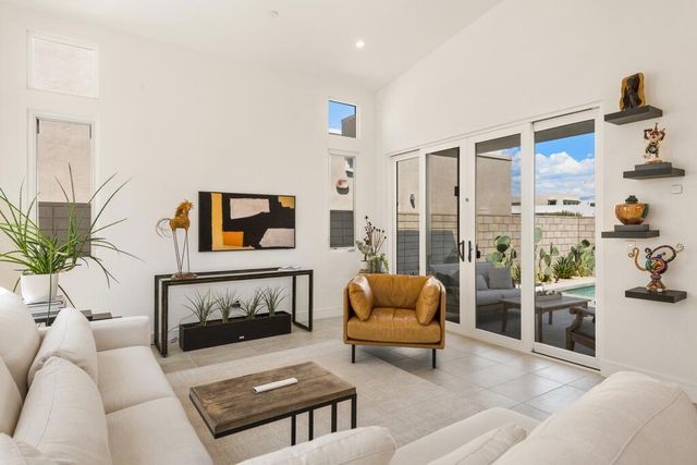 423 Fountain Drive, Palm Springs, CA 92262