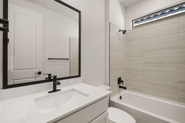 2428 Marble Avenue NE, Rio Rancho, NM 87144