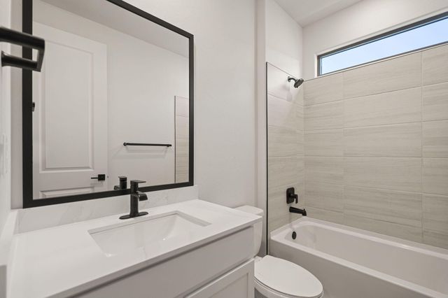 2428 Marble Avenue NE, Rio Rancho, NM 87144