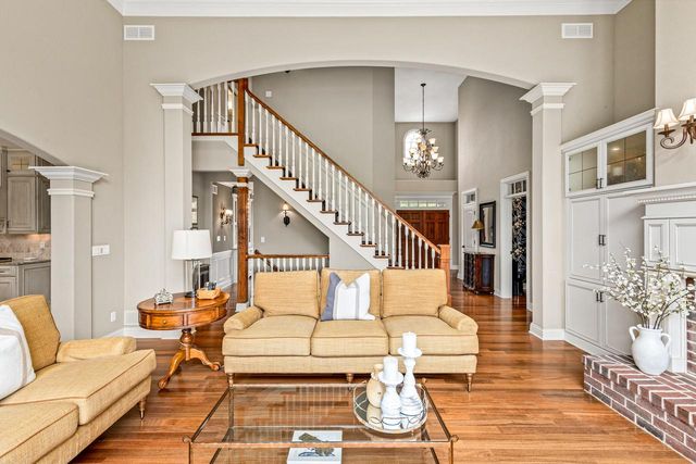 W210N5415 Carters Crossing CIRCLE, Menomonee Falls, WI 53051