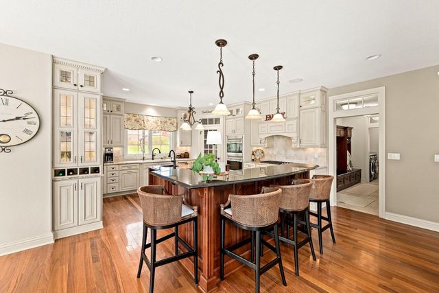 W210N5415 Carters Crossing CIRCLE, Menomonee Falls, WI 53051