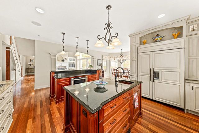 W210N5415 Carters Crossing CIRCLE, Menomonee Falls, WI 53051